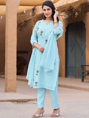 Women Floral Printed Regular Thread Work Chanderi Silk Kurta with Trousers & With Dupatta 4