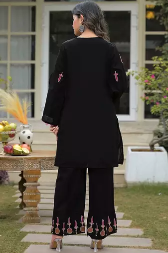 Ethnic Motifs Embroidered Regular Thread Work Kurta with Trousers & Dupatta
