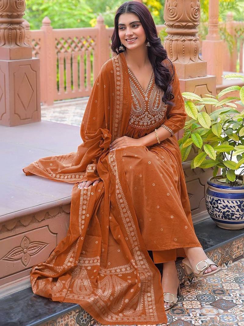 Women Ethnic Motifs Embroidered Regular Thread Work Kurta with Trousers & With Dupatta