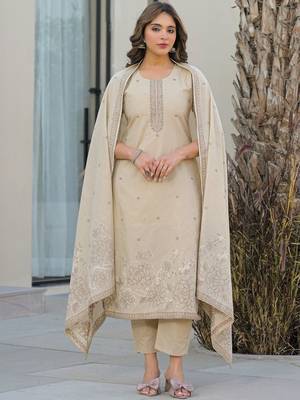 Women Ethnic Motifs Embroidered Regular Thread Work Kurta with Trousers & With Dupatta 6