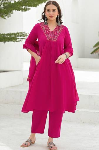 Women Ethnic Motifs Embroidered Pleated Thread Work Kurta with Trousers & With Dupatta