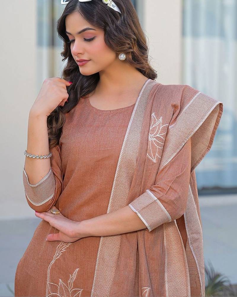 Women Ethnic Motifs Embroidered Regular Thread Work Kurta with Trousers & With Dupatta
