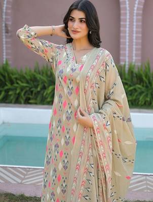 Women Printed Regular Kurta with Pyjamas & With Dupatta 4