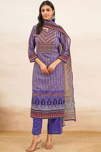 Women Printed Regular Kurta with Pyjamas & With Dupatta