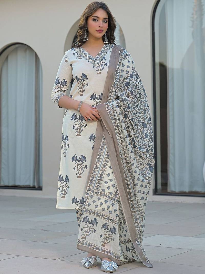 Women Floral Printed Regular Kurta with Trousers & With Dupatta