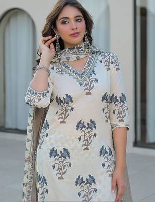 Women Floral Printed Regular Kurta with Trousers & With Dupatta 2