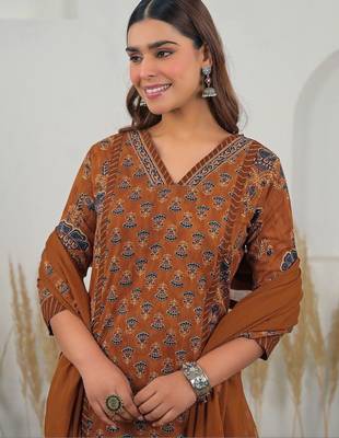 Women Ethnic Motifs Printed Regular Kurta with Trousers & With Dupatta 2