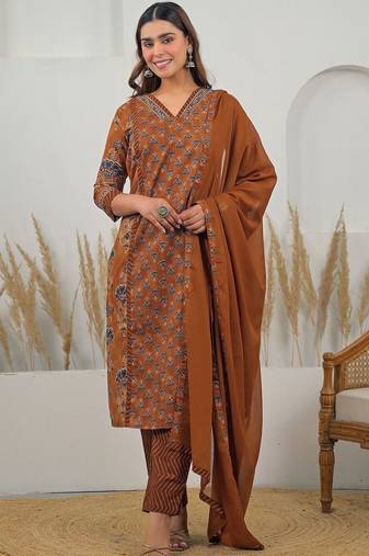 Women Ethnic Motifs Printed Regular Kurta with Trousers & With Dupatta