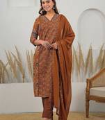 Women Ethnic Motifs Printed Regular Kurta with Trousers & With Dupatta