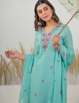 Women Floral Embroidered Regular Thread Work Pure Cotton Kurta with Trousers & With Dupatta 7