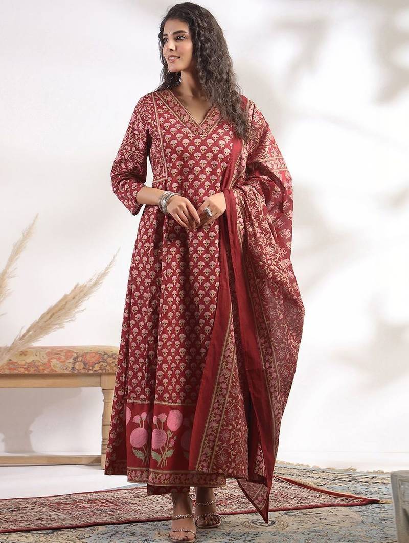Women Floral Printed Regular Kurta with Trousers & With Dupatta