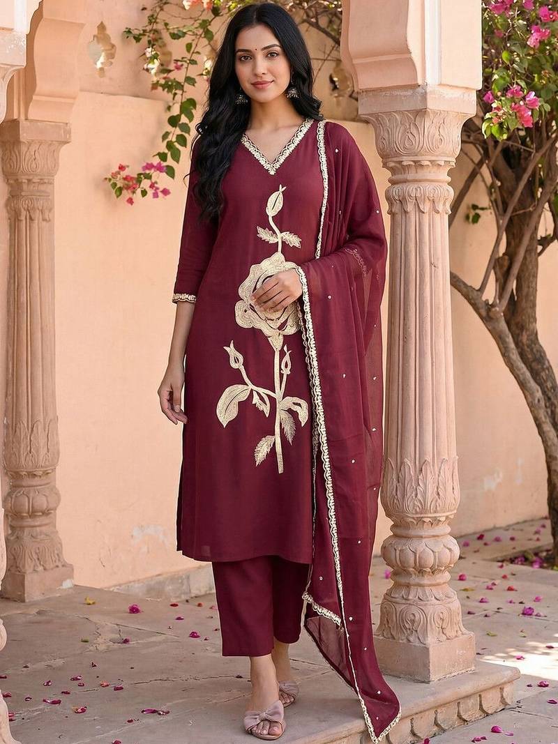 Women Floral Embroidered Regular Thread Work Kurta with Trousers & With Dupatta