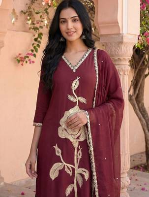 Women Floral Embroidered Regular Thread Work Kurta with Trousers & With Dupatta 2