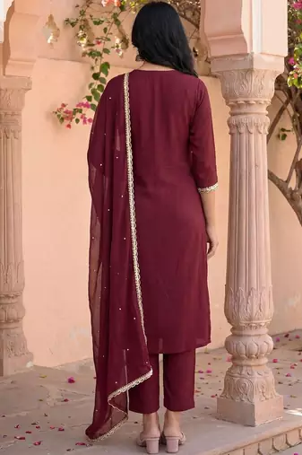 Women Floral Embroidered Regular Thread Work Kurta with Trousers & With Dupatta