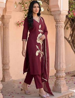 Women Floral Embroidered Regular Thread Work Kurta with Trousers & With Dupatta 6