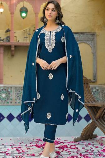Women Ethnic Motifs Embroidered Regular Thread Work Kurta with Trousers & With Dupatta