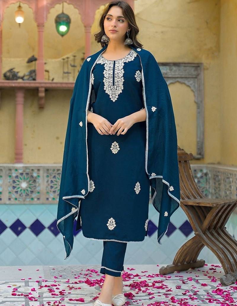 Women Ethnic Motifs Embroidered Regular Thread Work Kurta with Trousers & With Dupatta