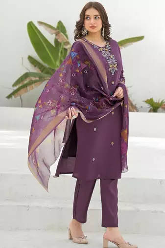 Women Embroidered Regular Thread Work Kurta with Trousers & With Dupatta