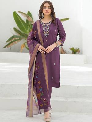 Women Embroidered Regular Thread Work Kurta with Trousers & With Dupatta 2