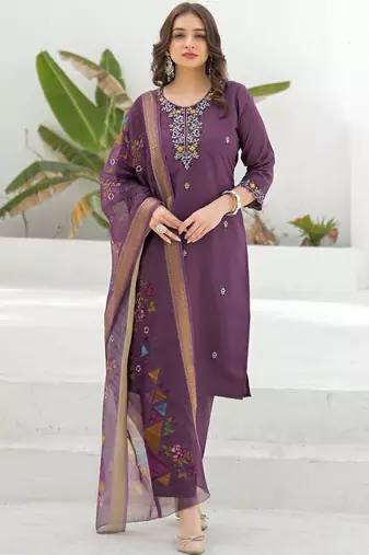 Women Embroidered Regular Thread Work Kurta with Trousers & With Dupatta
