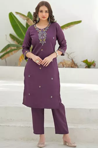 Women Embroidered Regular Thread Work Kurta with Trousers & With Dupatta