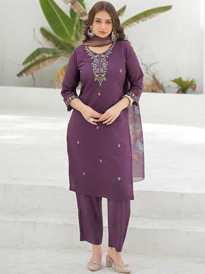 Women Embroidered Regular Thread Work Kurta with Trousers & With Dupatta 5