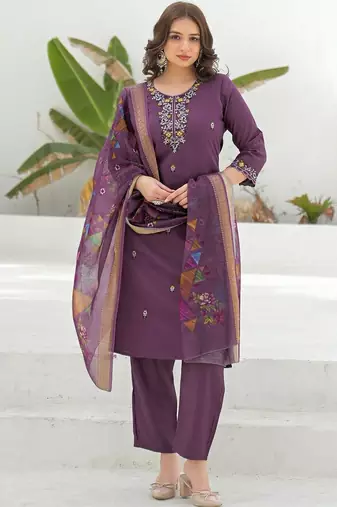 Women Embroidered Regular Thread Work Kurta with Trousers & With Dupatta