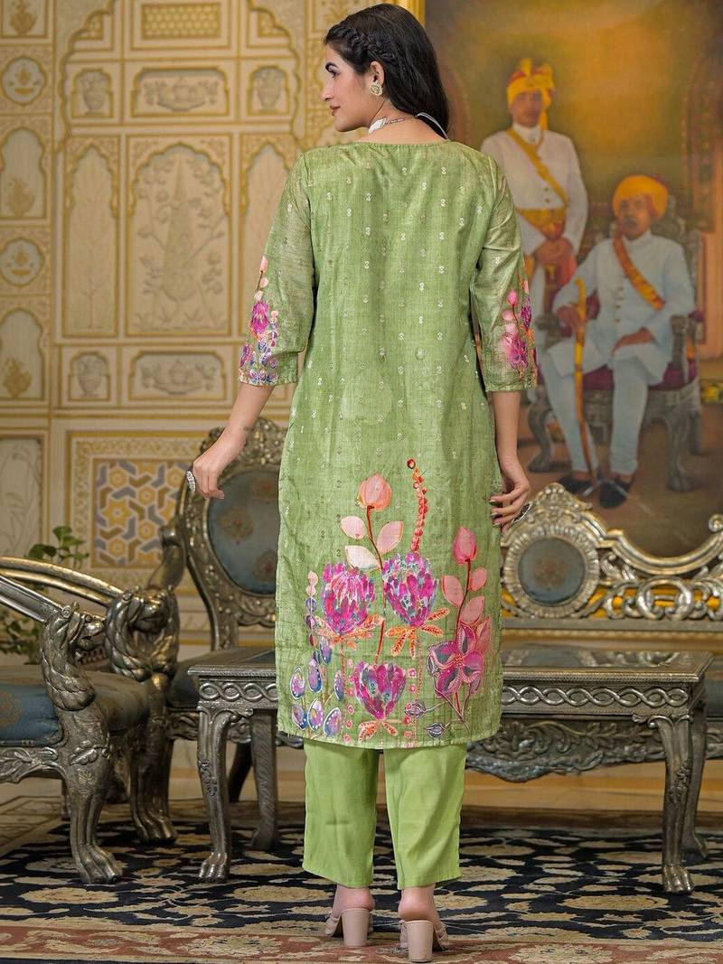 Women Floral Printed Regular Kurta with Trousers & With Dupatta