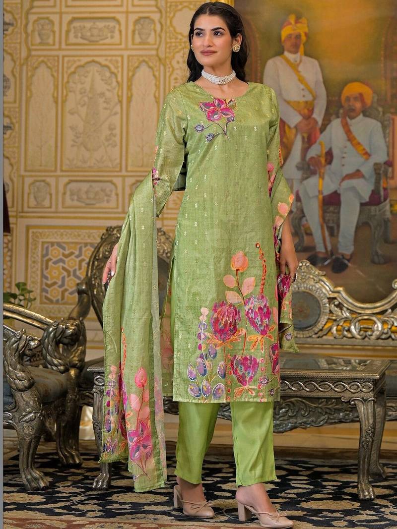 Women Floral Printed Regular Kurta with Trousers & With Dupatta