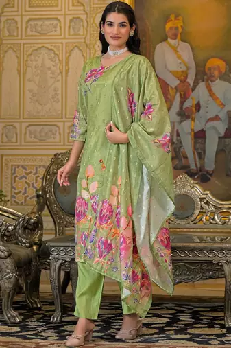 Women Floral Printed Regular Kurta with Trousers & With Dupatta