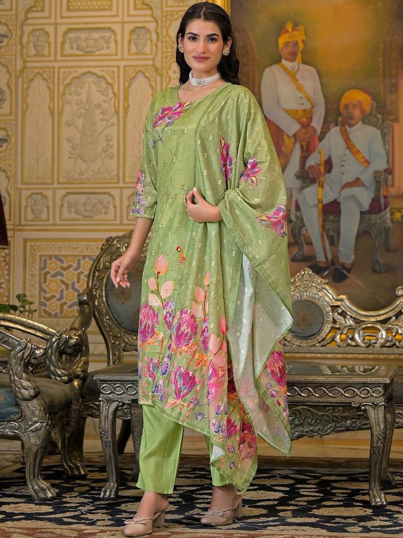 Women Floral Printed Regular Kurta with Trousers & With Dupatta