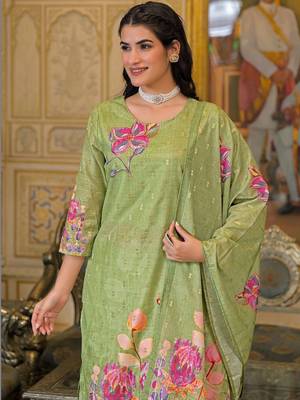 Women Floral Printed Regular Kurta with Trousers & With Dupatta 7