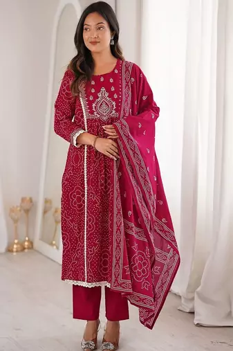 Women Printed Regular Kurta with Pyjamas & With Dupatta
