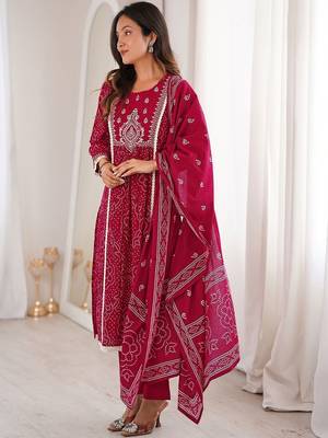 Women Printed Regular Kurta with Pyjamas & With Dupatta 2