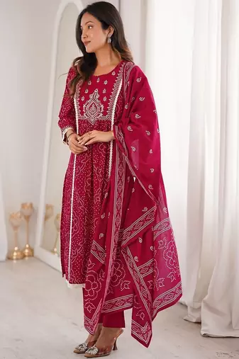 Women Printed Regular Kurta with Pyjamas & With Dupatta