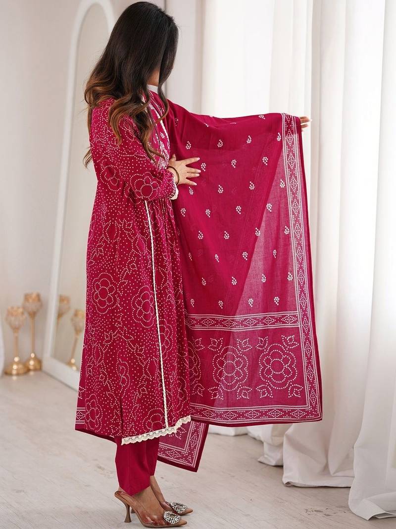 Women Printed Regular Kurta with Pyjamas & With Dupatta