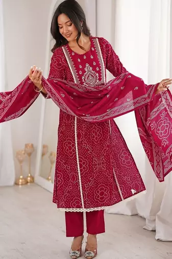 Women Printed Regular Kurta with Pyjamas & With Dupatta
