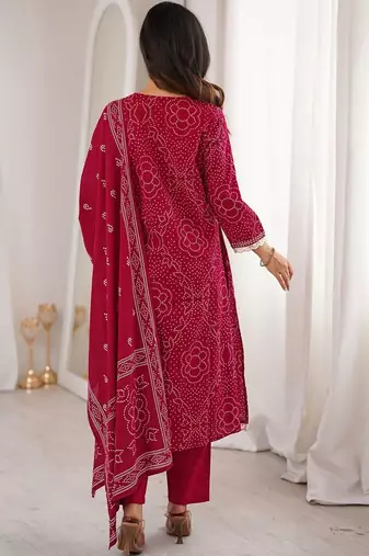 Women Printed Regular Kurta with Pyjamas & With Dupatta