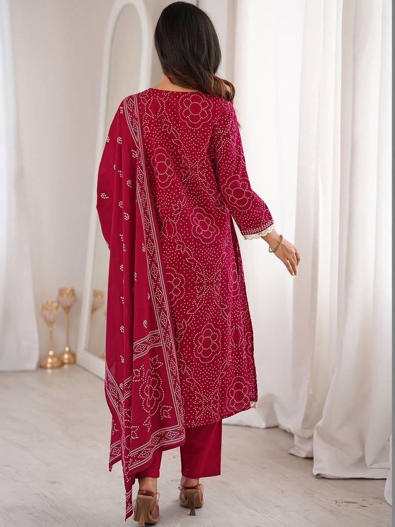 Women Printed Regular Kurta with Pyjamas & With Dupatta