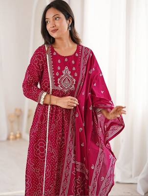 Women Printed Regular Kurta with Pyjamas & With Dupatta 6