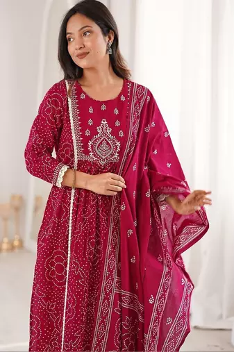 Women Printed Regular Kurta with Pyjamas & With Dupatta