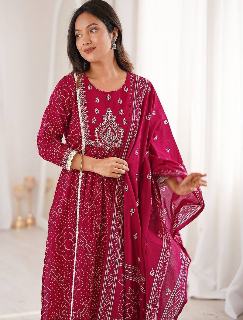 Women Printed Regular Kurta with Pyjamas & With Dupatta