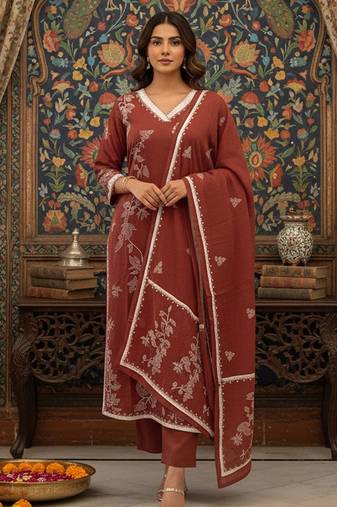 Women Floral Embroidered Regular Thread Work Kurta with Trousers & With Dupatta