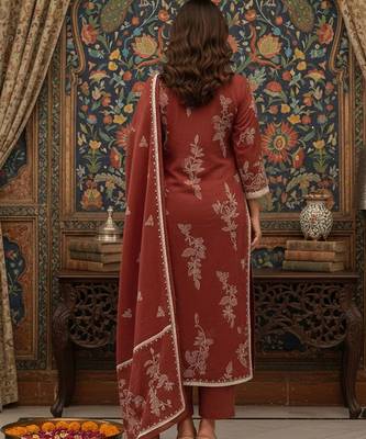 Women Floral Embroidered Regular Thread Work Kurta with Trousers & With Dupatta 3
