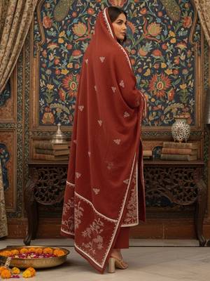 Women Floral Embroidered Regular Thread Work Kurta with Trousers & With Dupatta 5