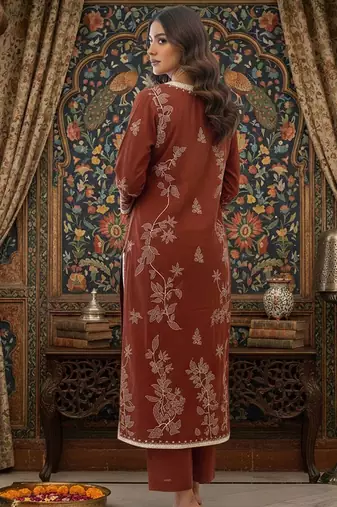 Women Floral Embroidered Regular Thread Work Kurta with Trousers & With Dupatta
