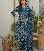 Women Floral Printed Regular Kurta with Trousers & With Dupatta