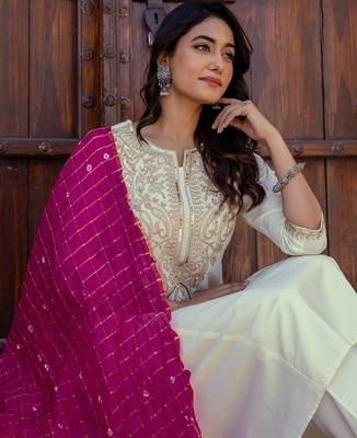 Women Ethnic Motifs Embroidered Kurta with Trousers & Dupatta 2