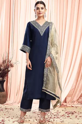 women floral embroidered kurta with trousers & dupatta
