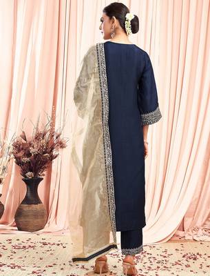 Women Floral Embroidered Kurta with Trousers & Dupatta 3